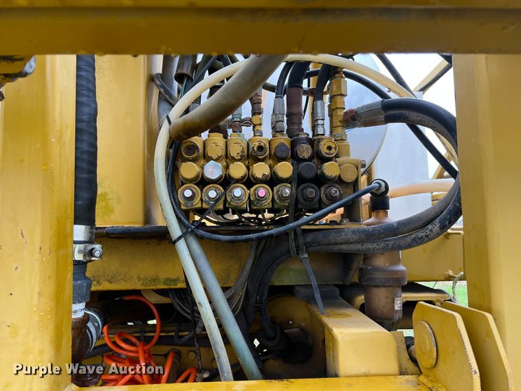 image for item KG9803 Ag-Chem RoGator 664  sprayer