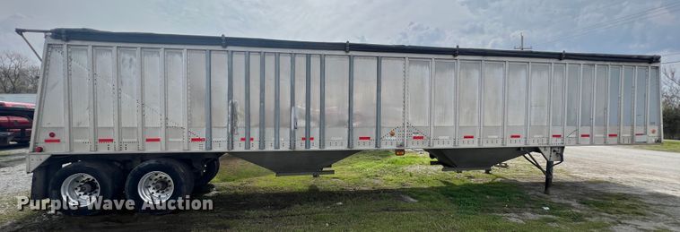 image for item KG9823 1996 Truck Equipment Services  grain trailer