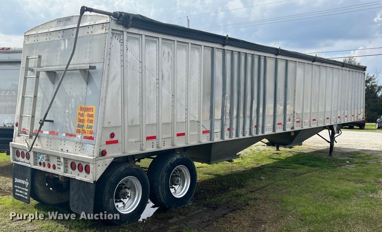 image for item KG9823 1996 Truck Equipment Services  grain trailer