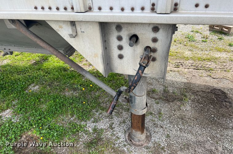 image for item KG9823 1996 Truck Equipment Services  grain trailer