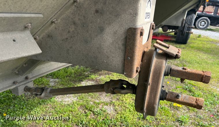 image for item KG9823 1996 Truck Equipment Services  grain trailer