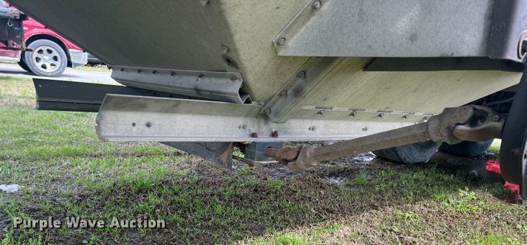 image for item KG9823 1996 Truck Equipment Services  grain trailer