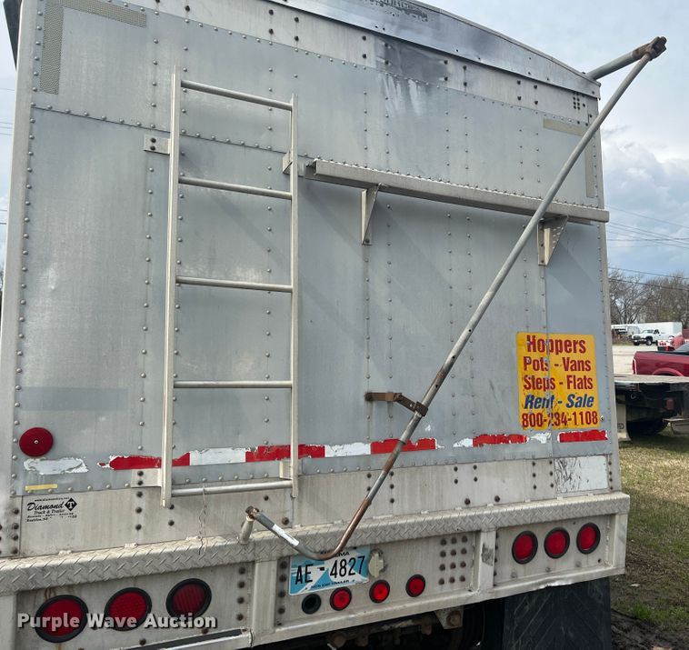 image for item KG9823 1996 Truck Equipment Services  grain trailer