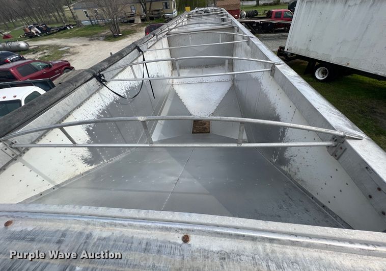 image for item KG9823 1996 Truck Equipment Services  grain trailer