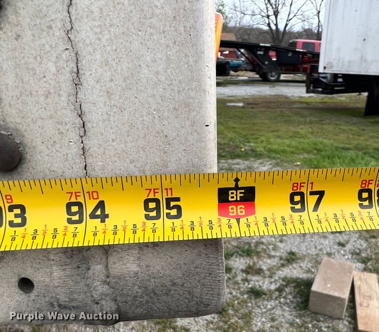 image for item KG9823 1996 Truck Equipment Services  grain trailer