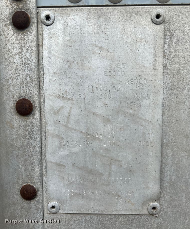 image for item KG9823 1996 Truck Equipment Services  grain trailer