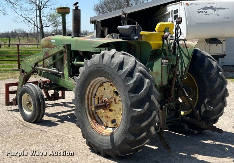image for item KG9830 John Deere 4010  tractor