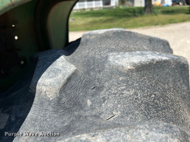 image for item KG9830 John Deere 4010  tractor