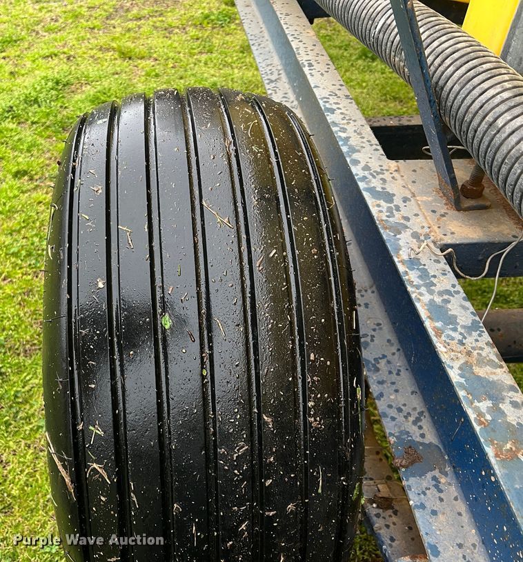 image for item KG9861 Duo Lift  nurse tank trailer