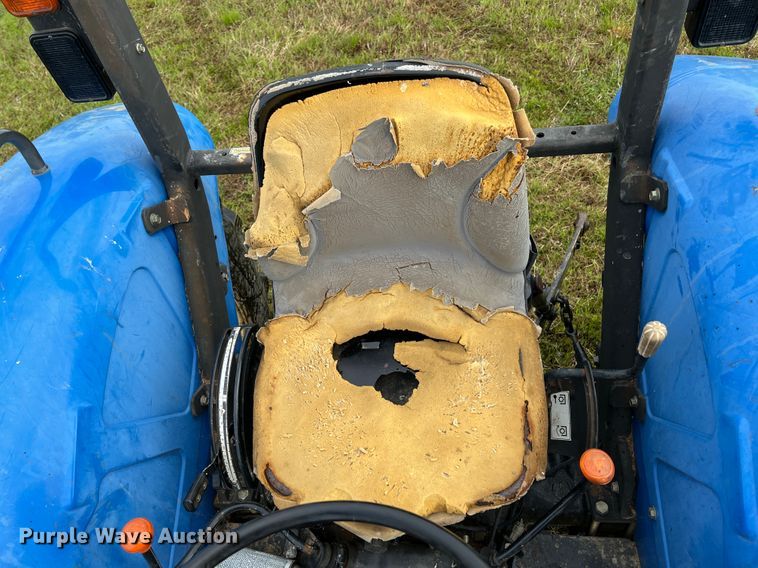 image for item KG9873 2007 New Holland TT60A  MFWD tractor