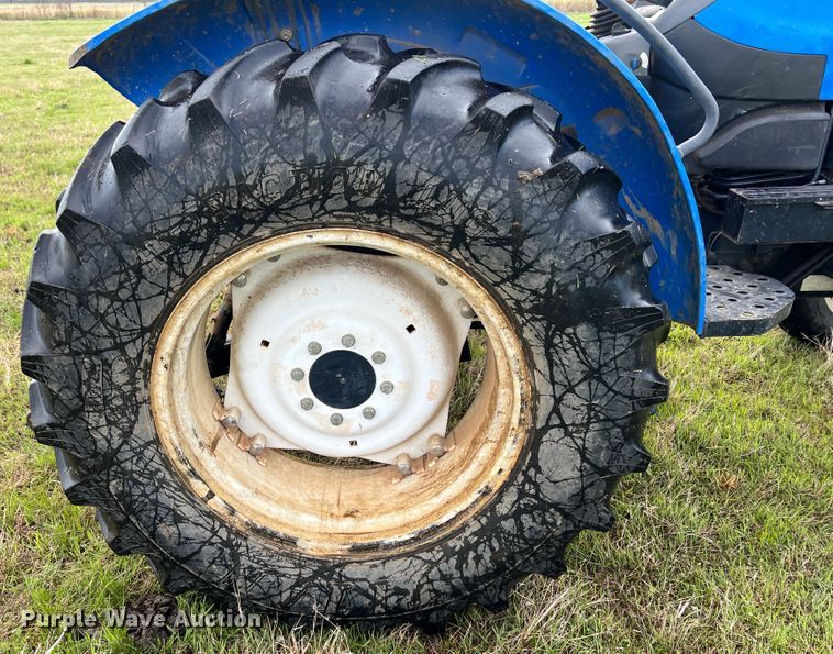 image for item KG9873 2007 New Holland TT60A  MFWD tractor