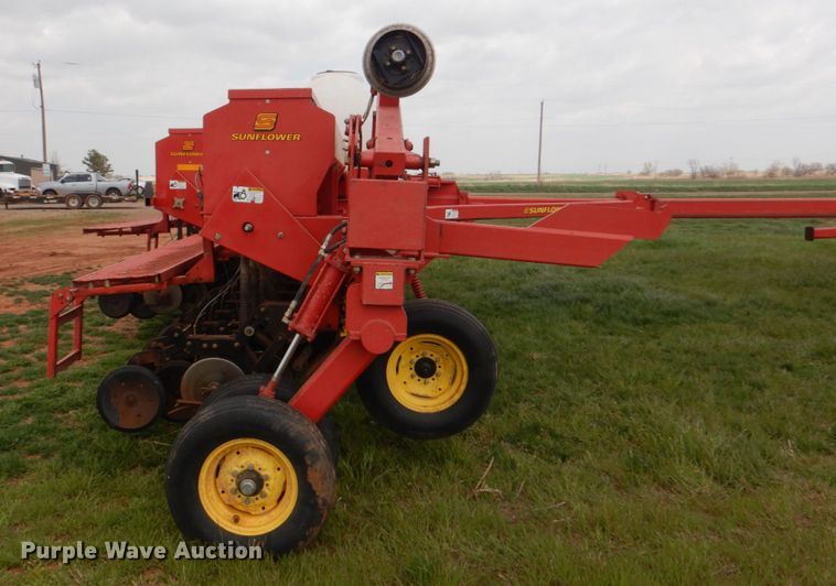 image for item KP9196 2006 Sunflower 9433  grain drill