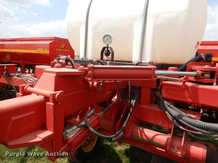 image for item KP9196 2006 Sunflower 9433  grain drill