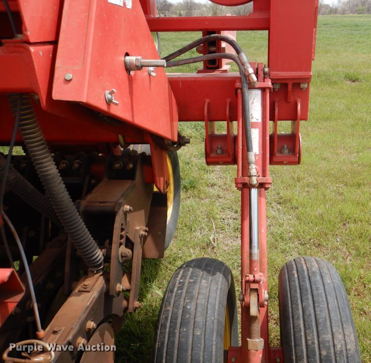 image for item KP9196 2006 Sunflower 9433  grain drill