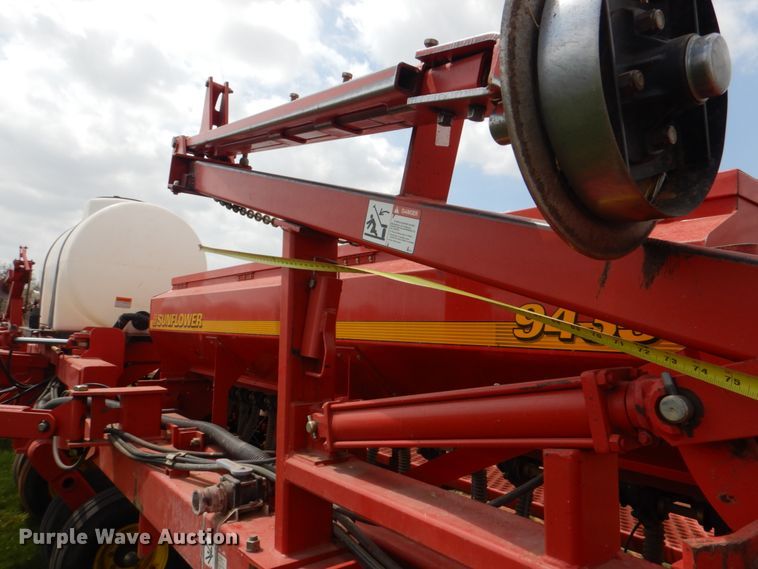 image for item KP9196 2006 Sunflower 9433  grain drill