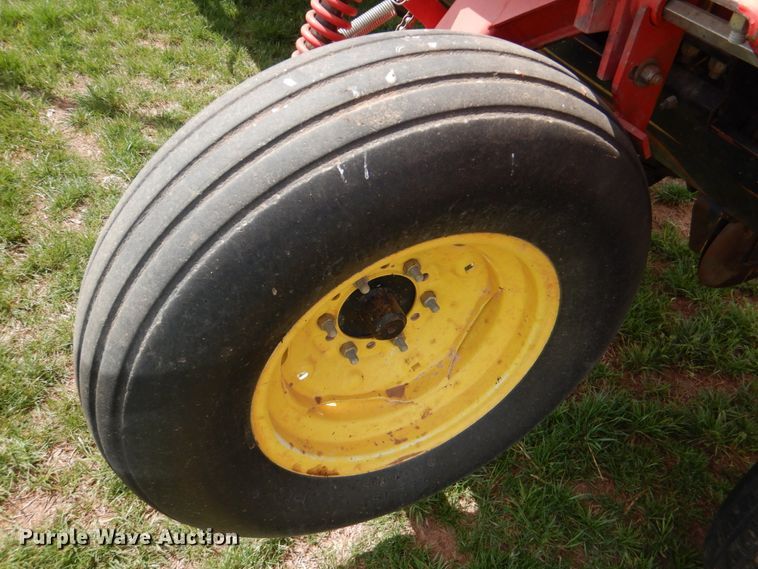 image for item KP9196 2006 Sunflower 9433  grain drill