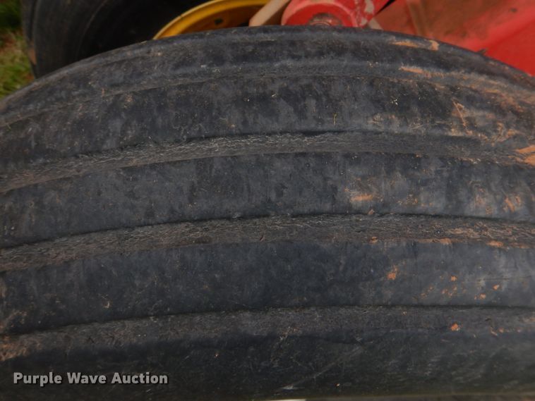 image for item KP9196 2006 Sunflower 9433  grain drill