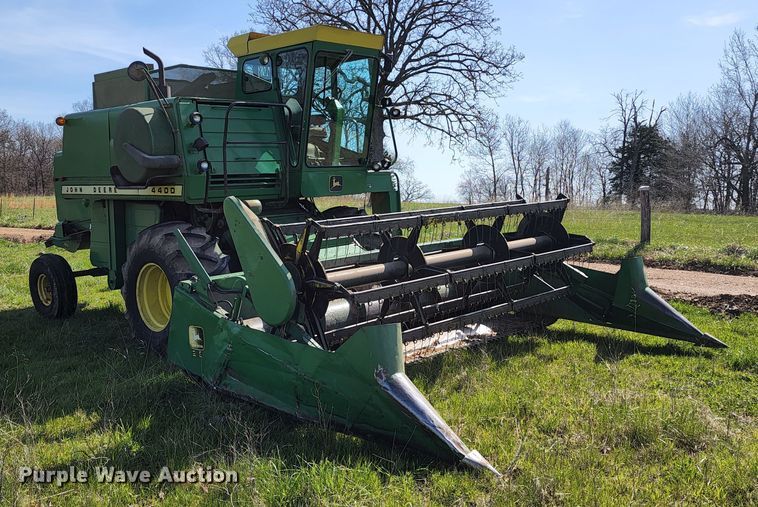 image for item KT9783 John Deere 4400  combine
