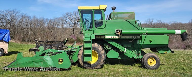 image for item KT9783 John Deere 4400  combine