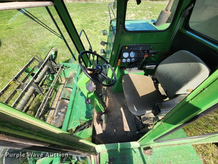image for item KT9783 John Deere 4400  combine