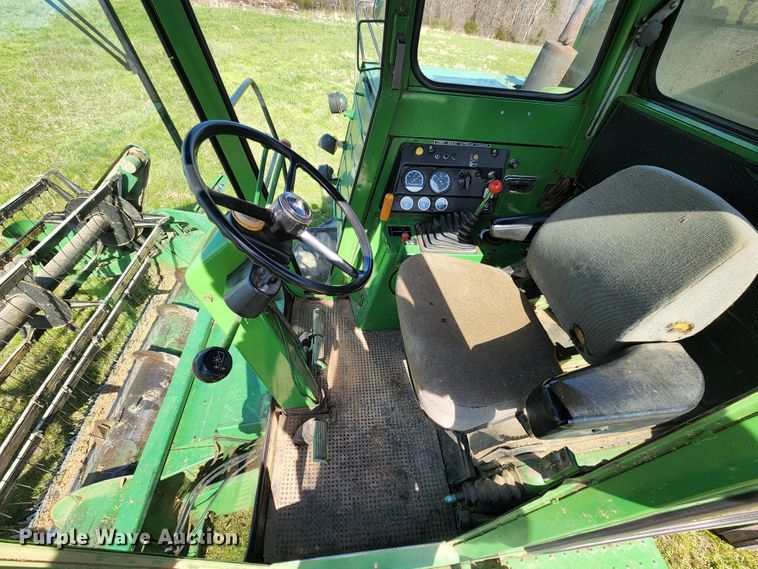 image for item KT9783 John Deere 4400  combine