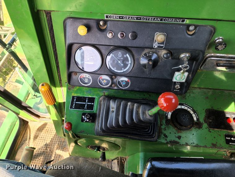 image for item KT9783 John Deere 4400  combine