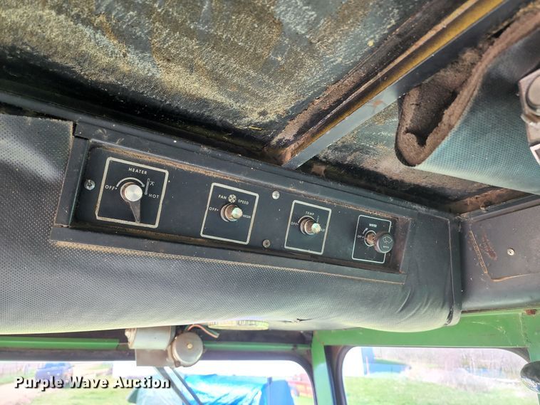 image for item KT9783 John Deere 4400  combine