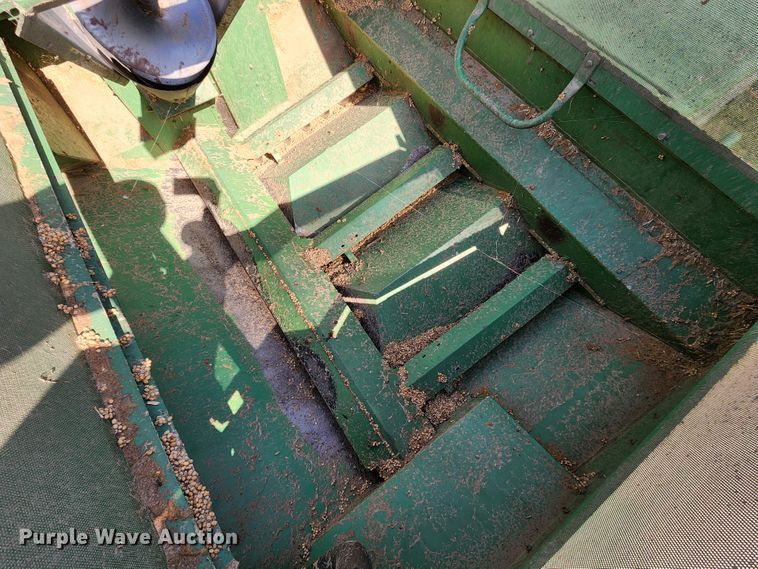 image for item KT9783 John Deere 4400  combine