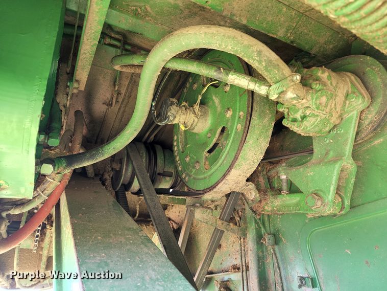 image for item KT9783 John Deere 4400  combine