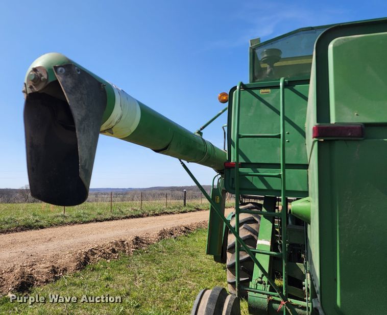 image for item KT9783 John Deere 4400  combine