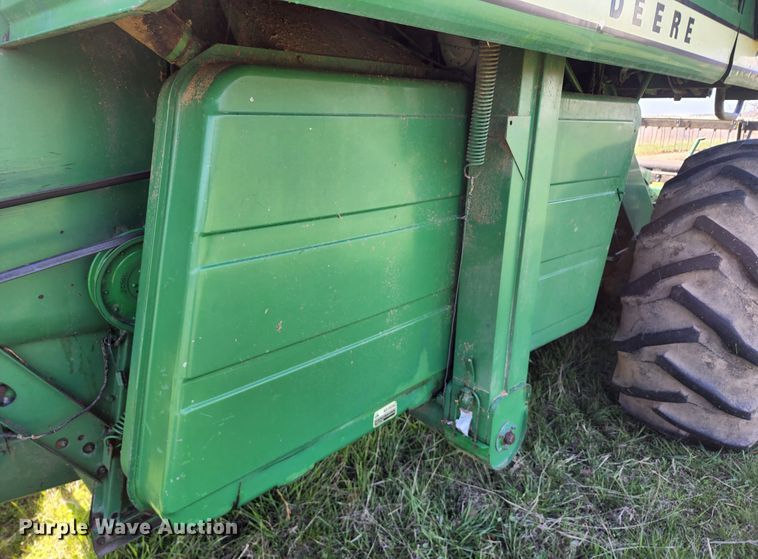 image for item KT9783 John Deere 4400  combine