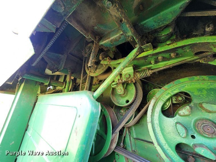 image for item KT9783 John Deere 4400  combine