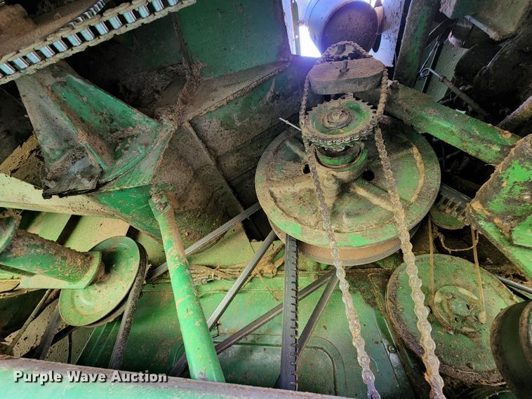 image for item KT9783 John Deere 4400  combine