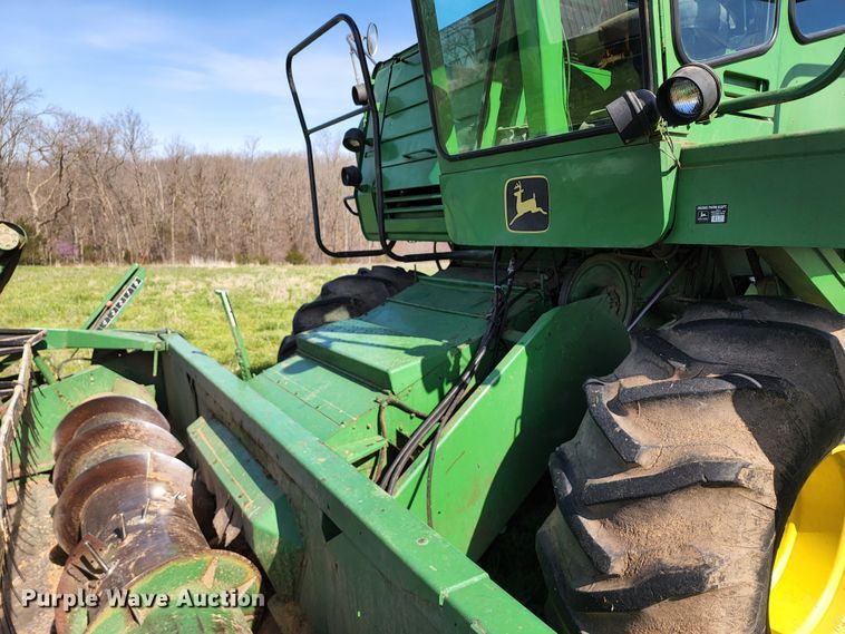 image for item KT9783 John Deere 4400  combine