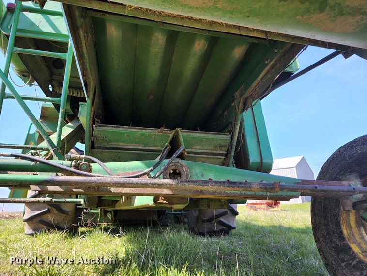image for item KT9783 John Deere 4400  combine