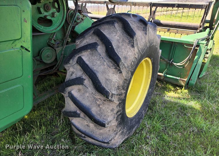 image for item KT9783 John Deere 4400  combine