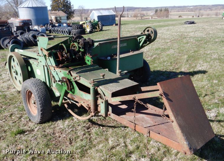 image for item MF9004 John Deere 14T  small square baler