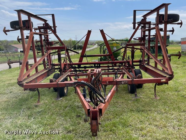 image for item MJ9646 International 4500  field cultivator