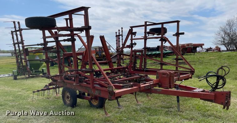 image for item MJ9646 International 4500  field cultivator