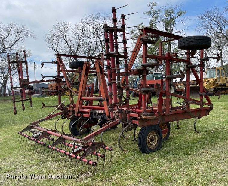 image for item MJ9646 International 4500  field cultivator