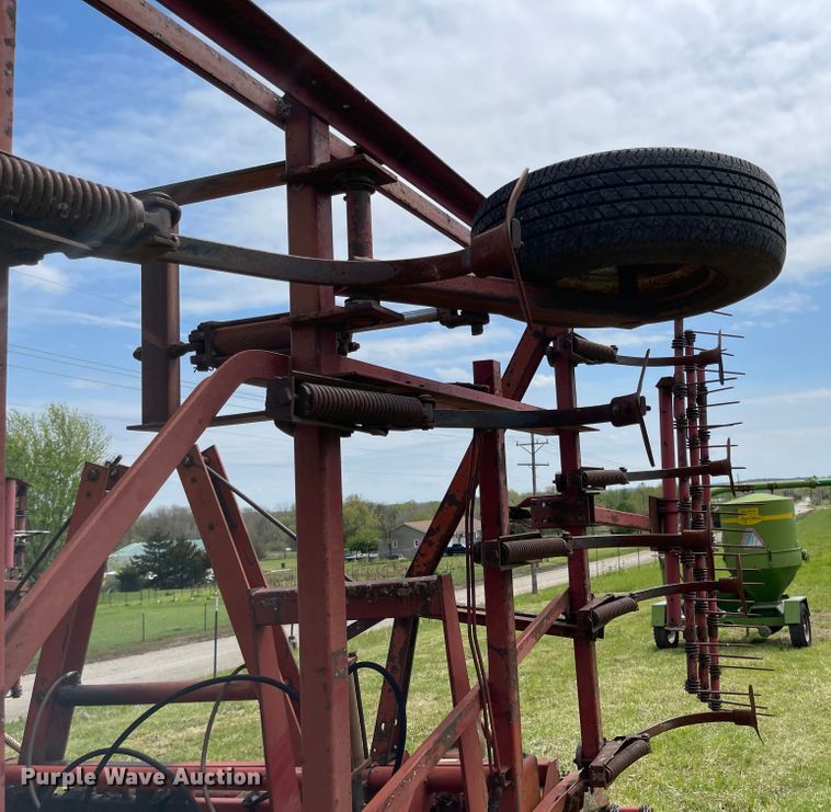 image for item MJ9646 International 4500  field cultivator