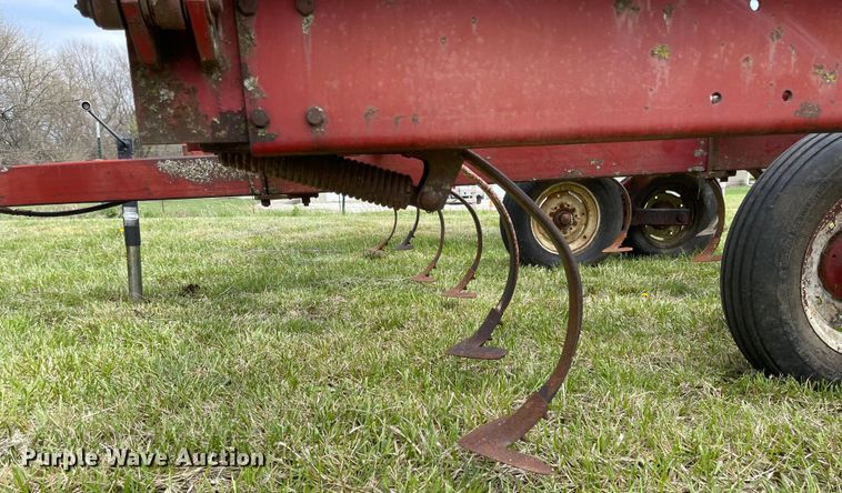 image for item MJ9646 International 4500  field cultivator