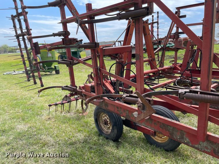 image for item MJ9646 International 4500  field cultivator