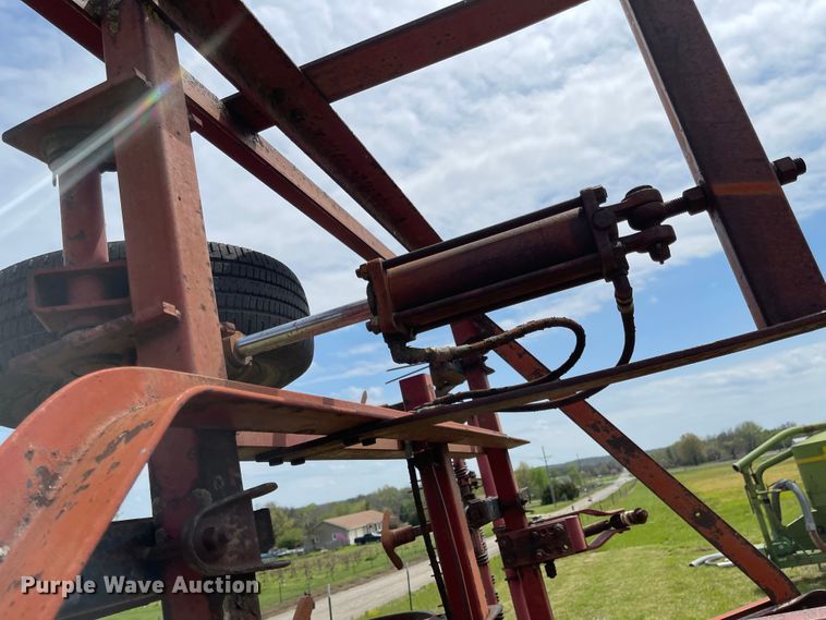 image for item MJ9646 International 4500  field cultivator