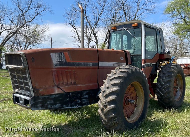 image for item MJ9648 1979 International 3388  4WD tractor