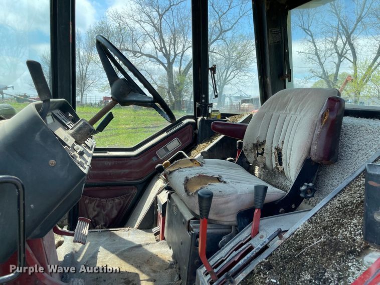 image for item MJ9648 1979 International 3388  4WD tractor