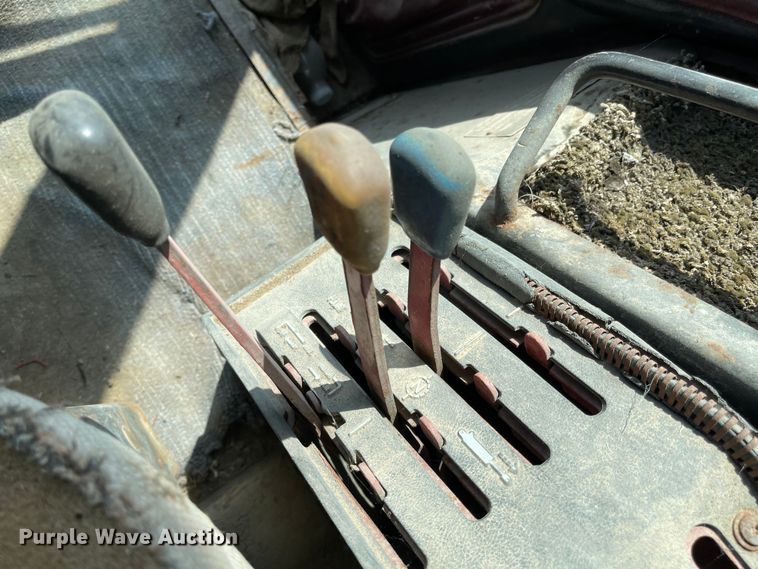 image for item MJ9648 1979 International 3388  4WD tractor