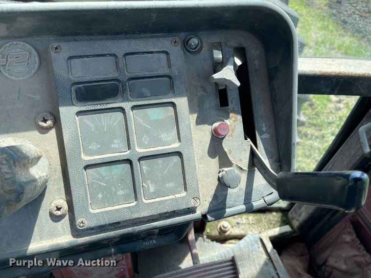 image for item MJ9648 1979 International 3388  4WD tractor