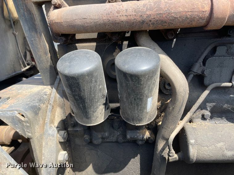 image for item MJ9648 1979 International 3388  4WD tractor