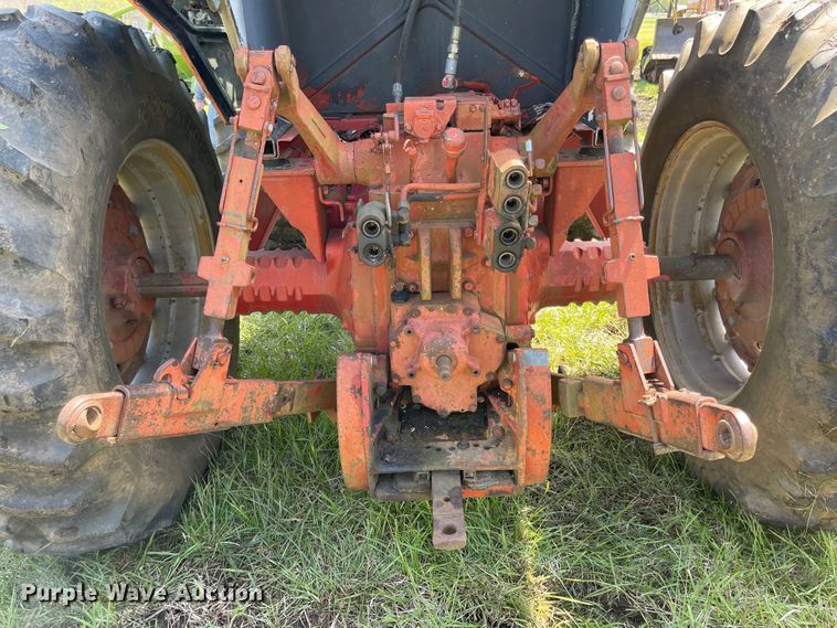 image for item MJ9648 1979 International 3388  4WD tractor